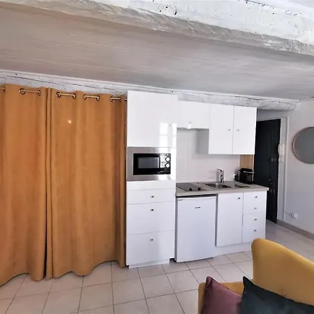 Studio, Carcassonne, Centre Apartment *